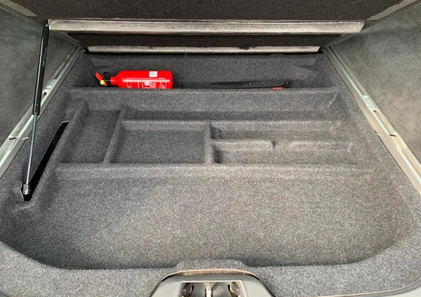 Volvo V70 cena 20000 przebieg: 334000, rok produkcji 2008 z Tarnów małe 121